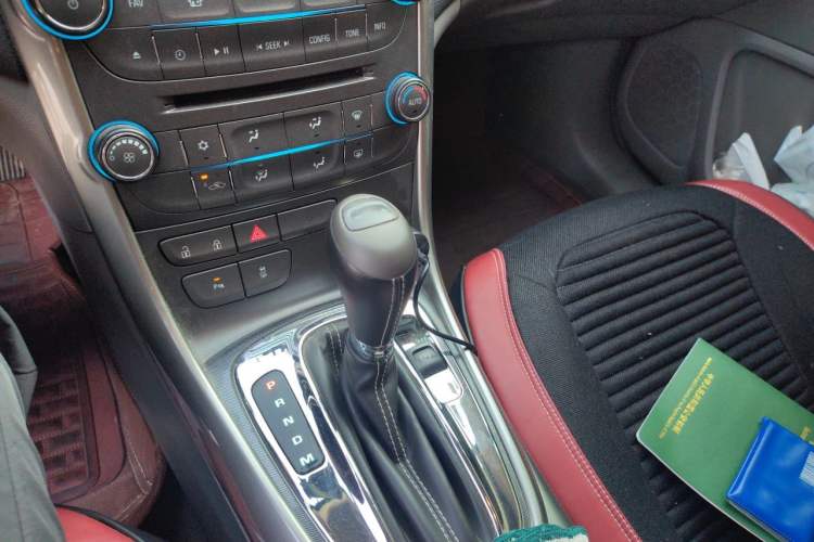 Used Chevrolet Malibu 2014 2.0L Automatic Luxury Edition Gear Lever