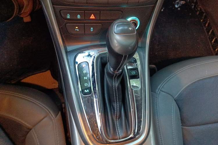 Used Chevrolet Malibu 2014 2.0L Automatic Luxury Edition Gear Lever