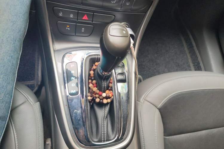 Used Chevrolet Malibu 2014 2.0L Automatic Luxury Edition Gear Lever