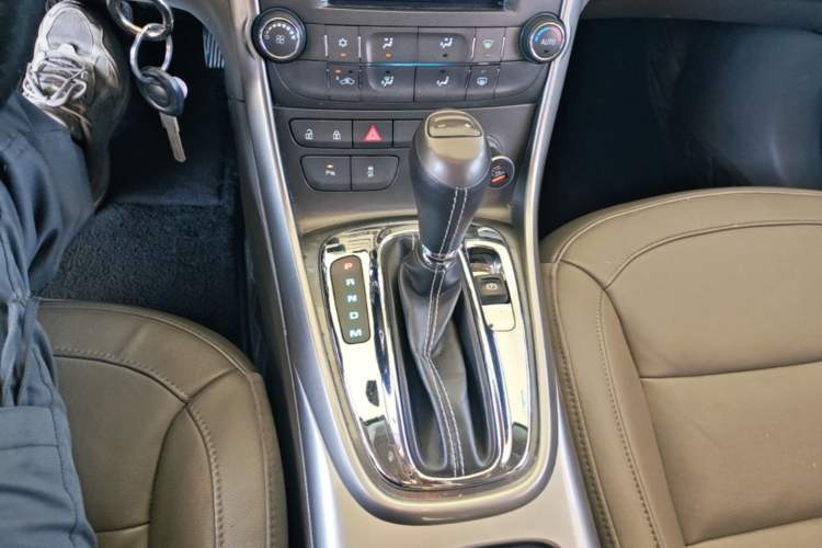 Used Chevrolet Malibu 2014 2.0L Automatic Luxury Edition Gear Lever
