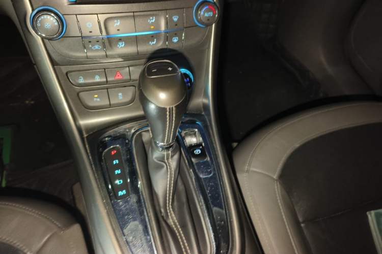 Used Chevrolet Malibu 2014 2.4L Automatic Luxury Edition Gear Lever