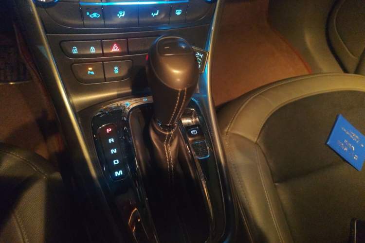 Used Chevrolet Malibu 2014 2.4L Automatic Luxury Edition Gear Lever