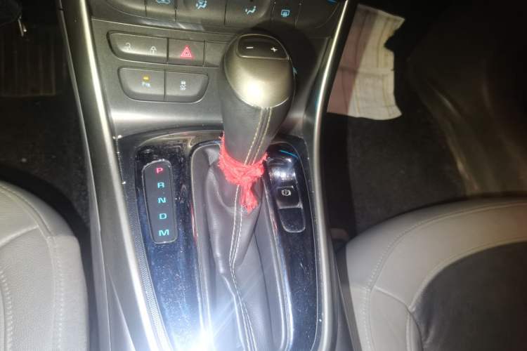 Used Chevrolet Malibu 2014 2.0L Automatic Luxury Edition Gear Lever