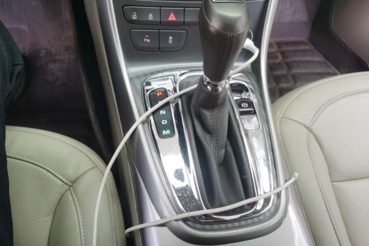 Used Chevrolet Malibu 2014 2.0L Automatic Luxury Edition Gear Lever
