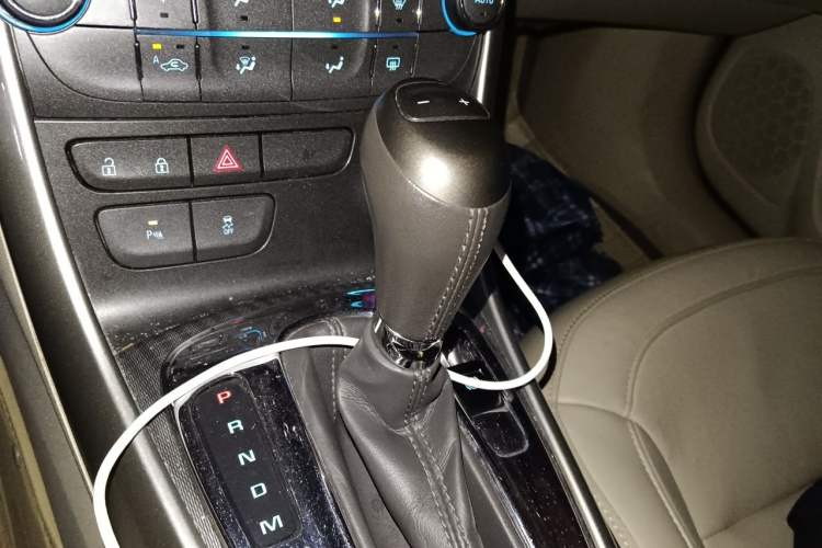 Used Chevrolet Malibu 2014 2.0L Automatic Luxury Edition Gear Lever