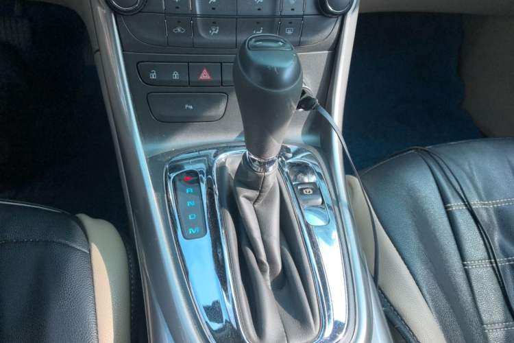 Used Chevrolet Malibu 2014 2.0L Automatic Comfort Edition Gear Lever