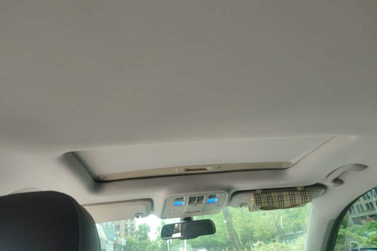 Used Chevrolet Malibu 2014 1.6T Automatic Luxury Edition Headliner