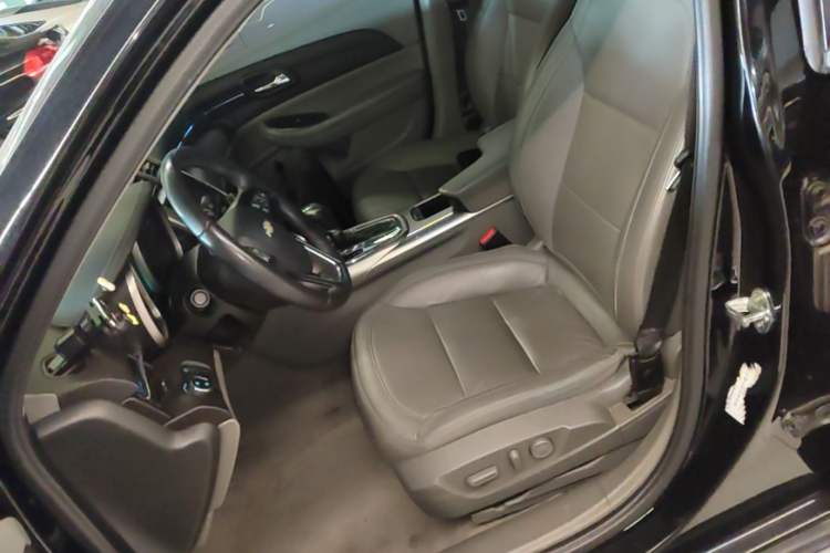Used Chevrolet Malibu 2014 2.0L Automatic Luxury Edition Left Front Seat