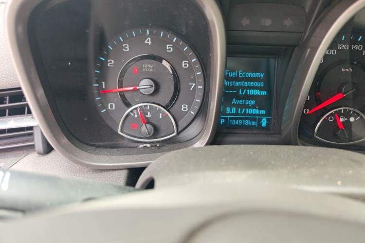 Used Chevrolet Malibu 2014 2.0L Automatic Comfort Edition Odometer Close Up