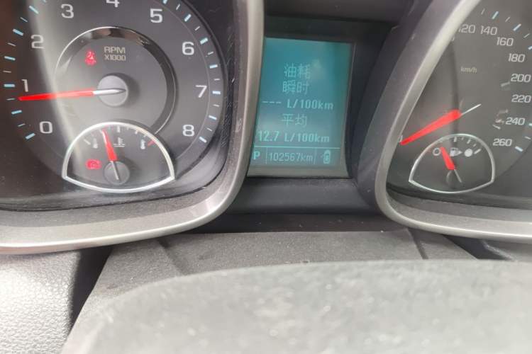 Used Chevrolet Malibu 2014 1.6T Automatic Luxury Edition Odometer Close Up