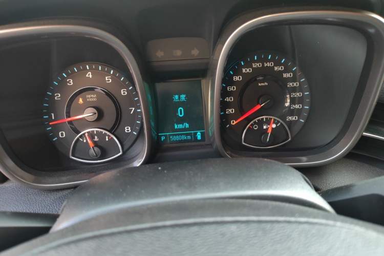 Used Chevrolet Malibu 2014 2.0L Automatic Luxury Edition Odometer Close Up