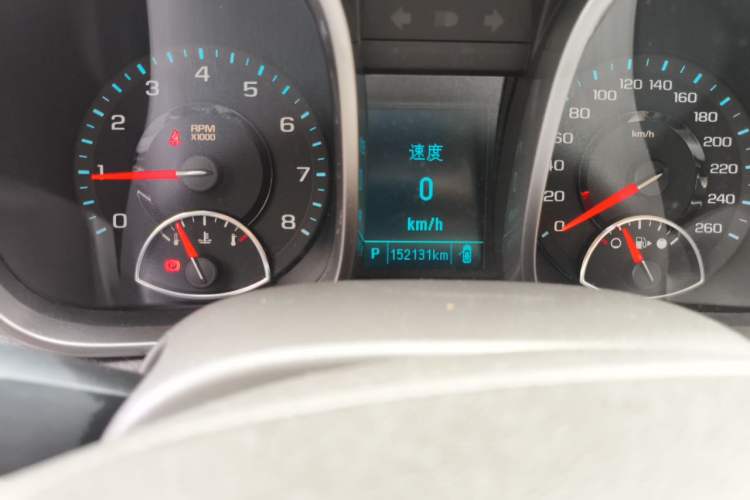 Used Chevrolet Malibu 2014 2.0L Automatic Comfort Edition Odometer Close Up