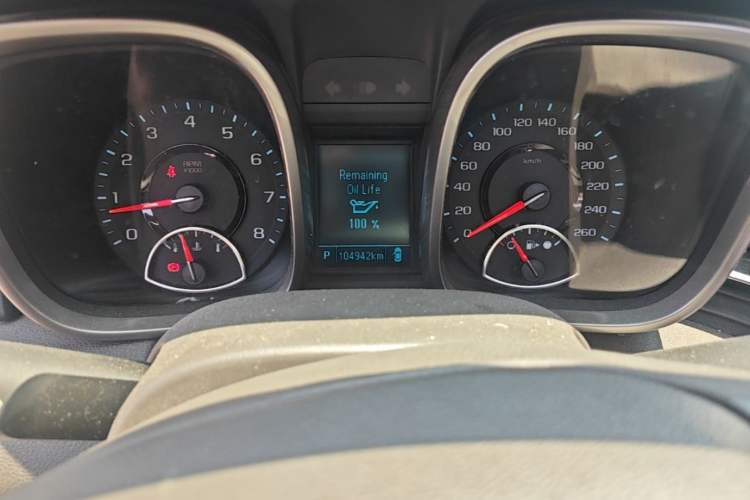 Used Chevrolet Malibu 2014 2.0L Automatic Comfort Edition Odometer Close Up