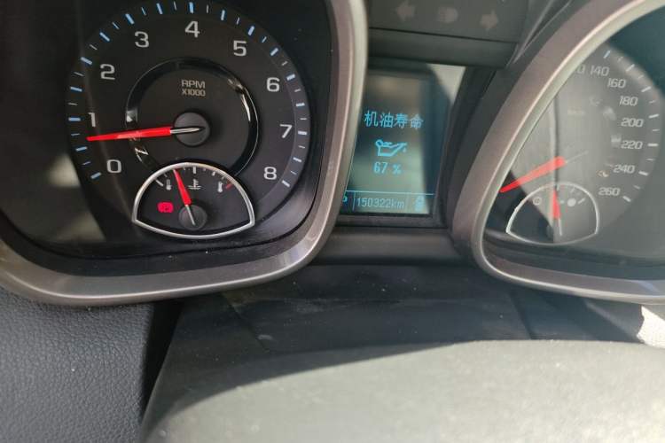 Used Chevrolet Malibu 2014 1.6T Automatic Comfort Edition Odometer Close Up