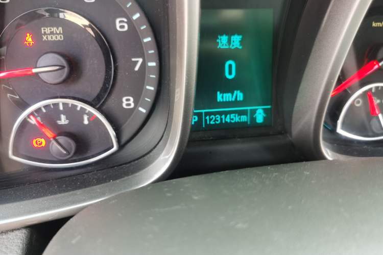 Used Chevrolet Malibu 2014 2.0L Automatic Luxury Edition Odometer Close Up