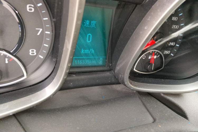 Used Chevrolet Malibu 2014 2.0L Automatic Comfort Edition Odometer Close Up