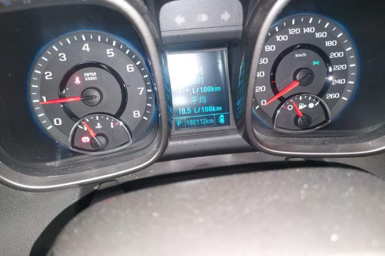 Used Chevrolet Malibu 2014 2.0L Automatic Luxury Edition Odometer Close Up