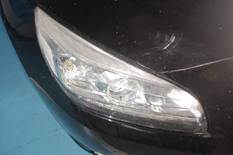 Used Chevrolet Malibu 2014 1.6T Automatic Comfort Edition Right Front Headlight