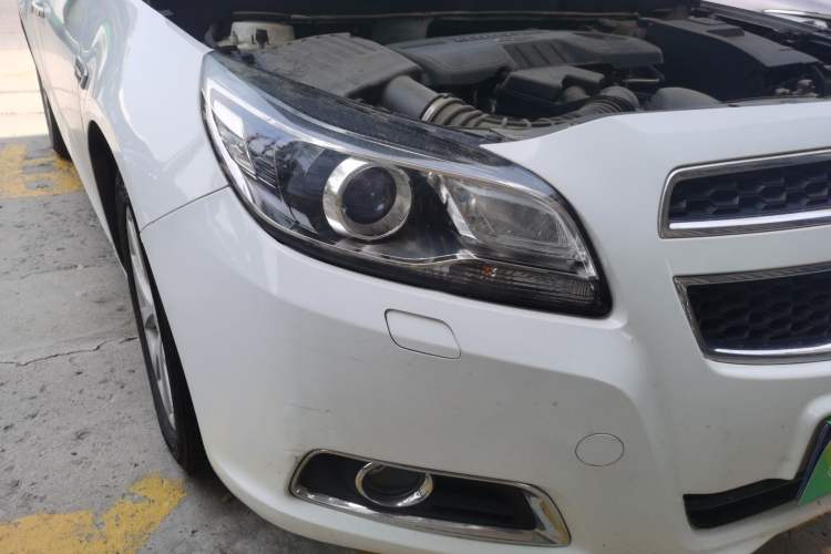 Used Chevrolet Malibu 2014 2.0L Automatic Luxury Edition Right Front Headlight