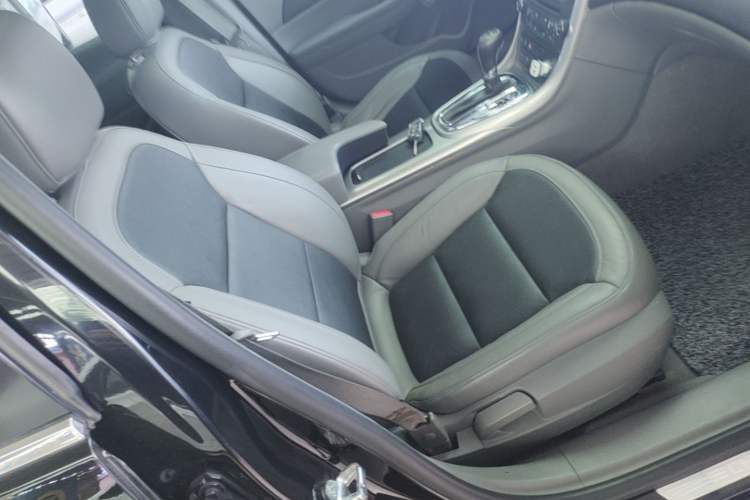Used Chevrolet Malibu 2014 2.0L Automatic Luxury Edition Right Front Seat