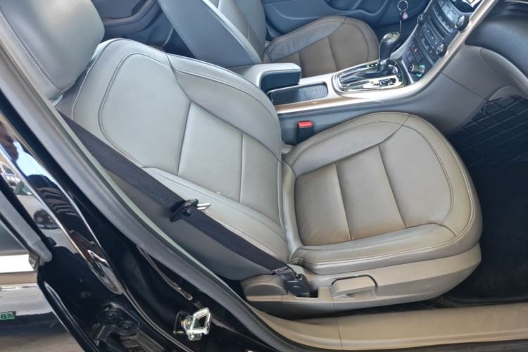 Used Chevrolet Malibu 2014 2.0L Automatic Luxury Edition Right Front Seat