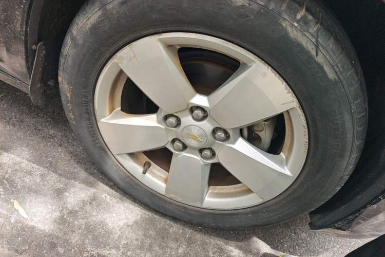 Used Chevrolet Malibu 2014 2.0L Automatic Comfort Edition Right Front Wheel Hub
