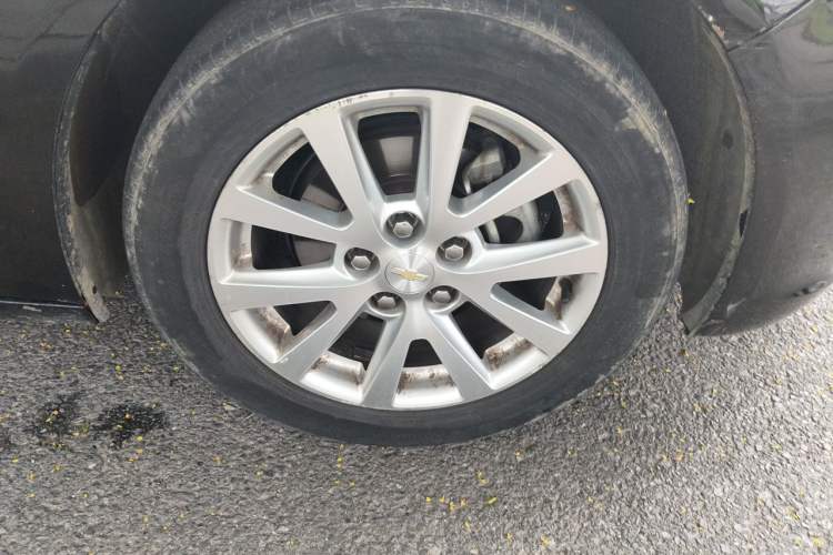 Used Chevrolet Malibu 2014 2.4L Automatic Luxury Edition Right Front Wheel Hub