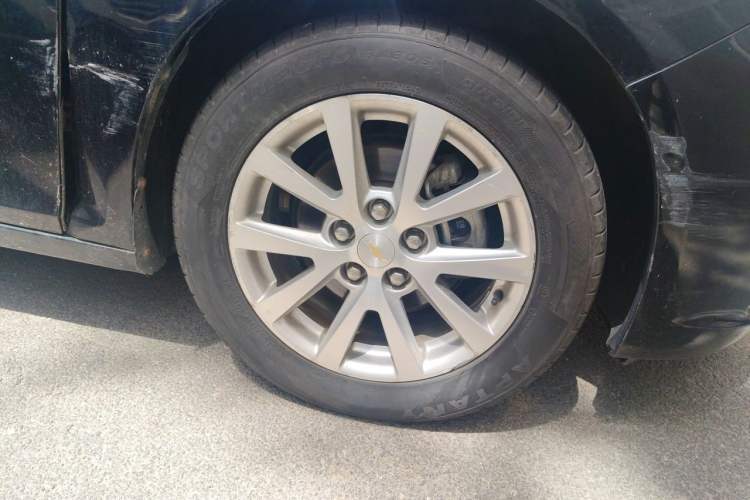 Used Chevrolet Malibu 2014 2.0L Automatic Luxury Edition Right Front Wheel Hub