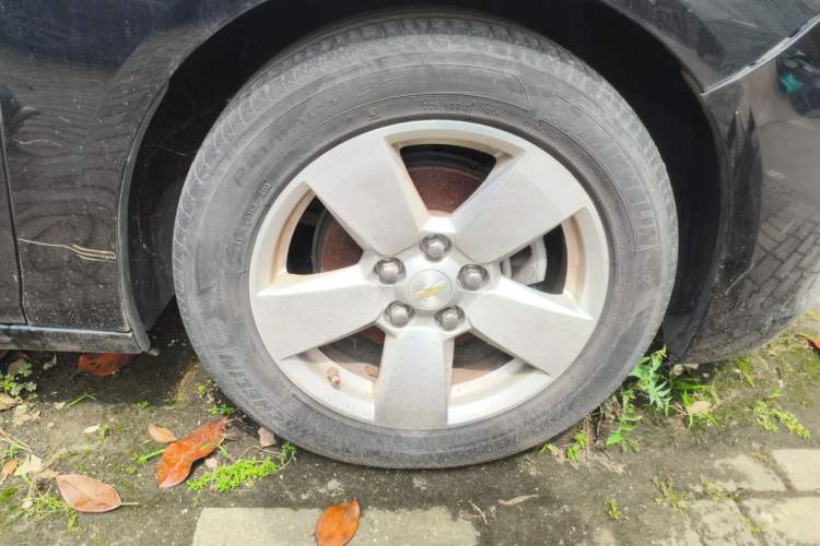 Used Chevrolet Malibu 2014 2.0L Automatic Comfort Edition Right Front Wheel Hub