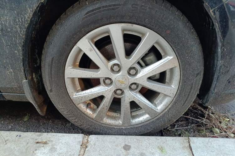 Used Chevrolet Malibu 2014 2.0L Automatic Luxury Edition Right Front Wheel Hub