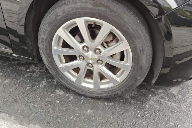 Used Chevrolet Malibu 2014 2.0L Automatic Luxury Edition Right Front Wheel Hub