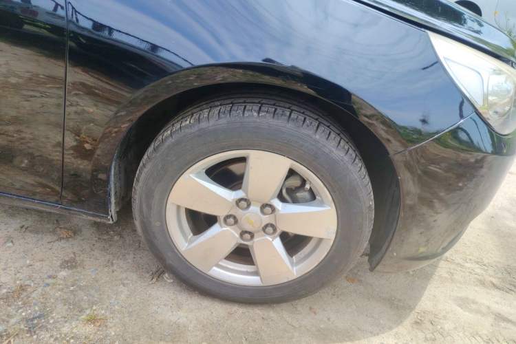 Used Chevrolet Malibu 2014 1.6T Automatic Comfort Edition Right Front Wheel Hub