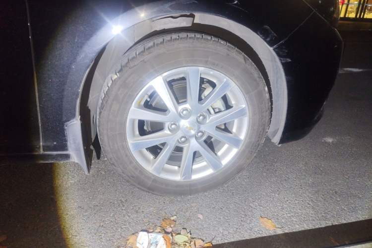 Used Chevrolet Malibu 2014 2.4L Automatic Luxury Edition Right Front Wheel Hub