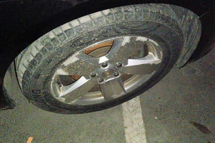 Used Chevrolet Malibu 2014 1.6T Automatic Comfort Edition Right Front Wheel Hub