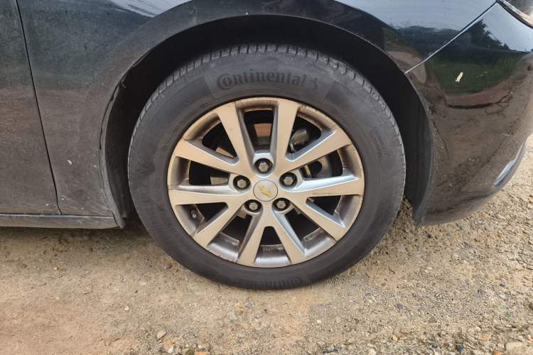 Used Chevrolet Malibu 2014 2.4L Automatic Luxury Edition Right Front Wheel Hub