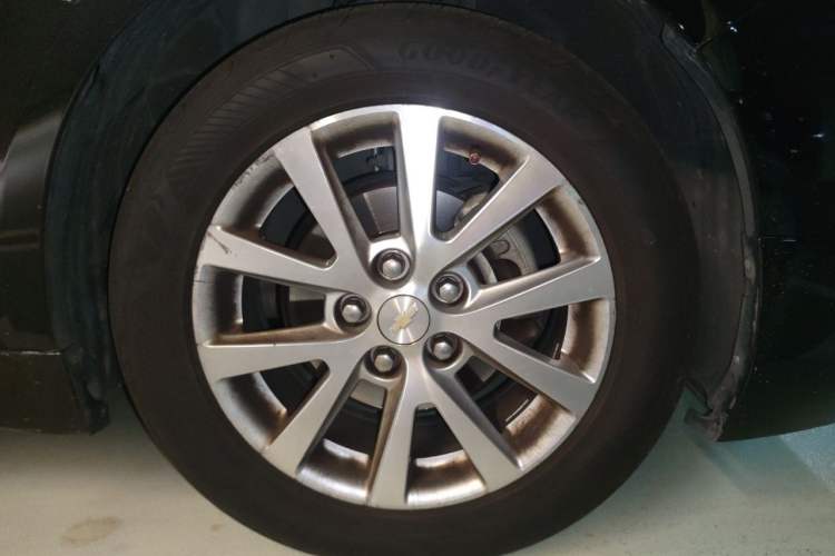 Used Chevrolet Malibu 2014 2.0L Automatic Luxury Edition Right Front Wheel Hub
