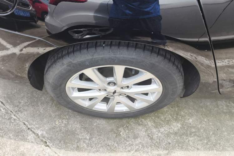 Used Chevrolet Malibu 2014 2.0L Automatic Luxury Edition Right Rear Wheel Hub