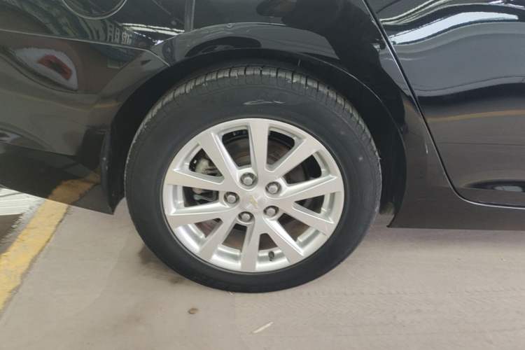 Used Chevrolet Malibu 2014 2.0L Automatic Luxury Edition Right Rear Wheel Hub