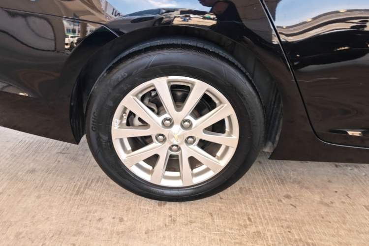 Used Chevrolet Malibu 2014 2.0L Automatic Luxury Edition Right Rear Wheel Hub