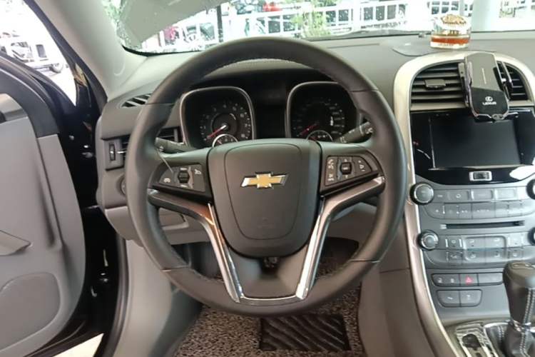 Used Chevrolet Malibu 2014 2.4L Automatic Luxury Edition Steering Wheel