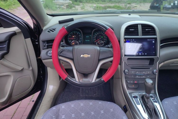 Used Chevrolet Malibu 2014 2.0L Automatic Comfort Edition Steering Wheel