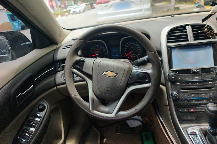 Used Chevrolet Malibu 2014 2.0L Automatic Comfort Edition Steering Wheel