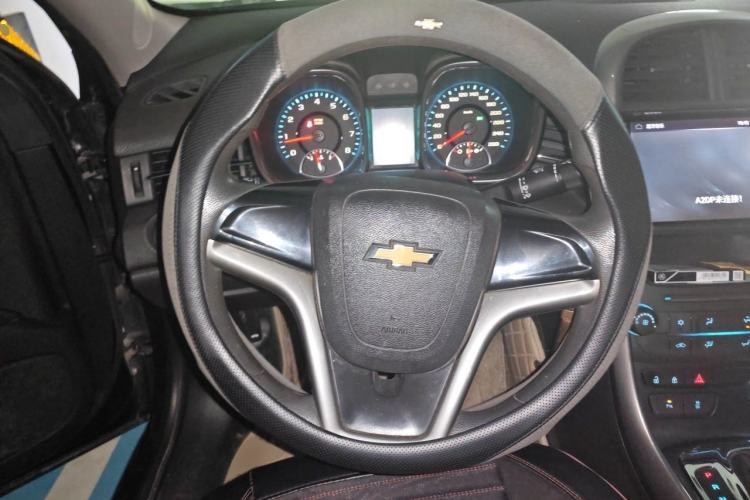 Used Chevrolet Malibu 2014 1.6T Automatic Comfort Edition Steering Wheel