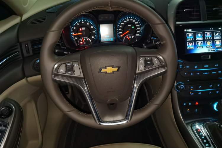 Used Chevrolet Malibu 2014 2.4L Automatic Luxury Edition Steering Wheel