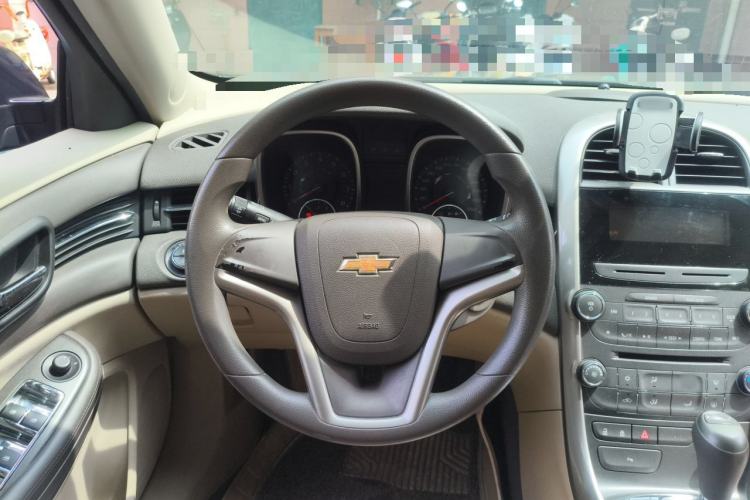 Used Chevrolet Malibu 2014 2.0L Automatic Comfort Edition Steering Wheel
