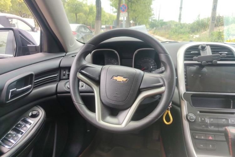 Used Chevrolet Malibu 2014 1.6T Automatic Comfort Edition Steering Wheel