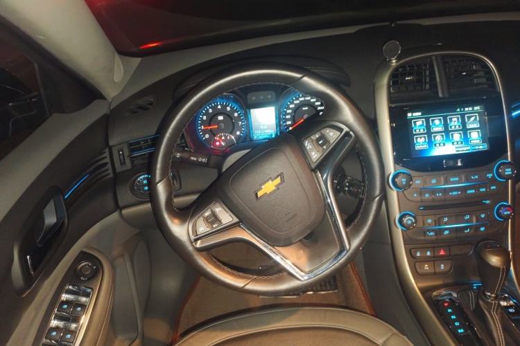 Used Chevrolet Malibu 2014 2.4L Automatic Luxury Edition Steering Wheel