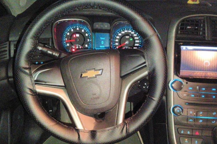 Used Chevrolet Malibu 2014 1.6T Automatic Comfort Edition Steering Wheel