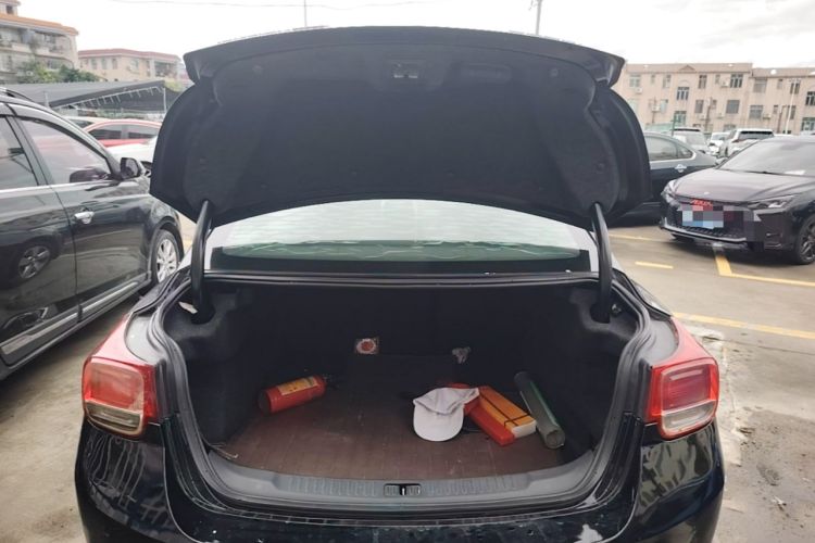 Used Chevrolet Malibu 2014 1.6T Automatic Comfort Edition Trunk