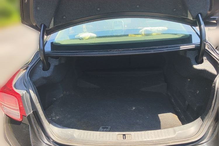 Used Chevrolet Malibu 2014 1.6T Automatic Comfort Edition Trunk